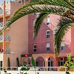 Hotel Ibis Centre 3*
