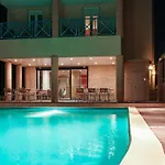 Ibis Centre Hotel 3*