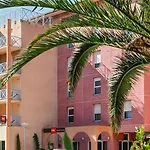 Ibis Centre