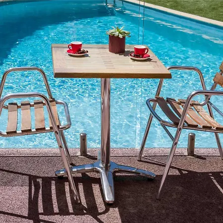 Hotel Ibis Centre 3*