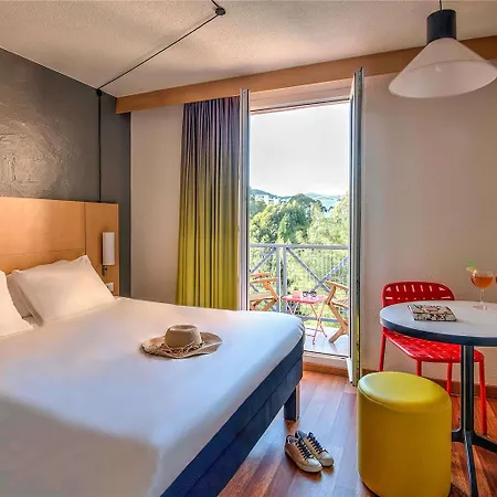 Hotel Ibis Centre 3*