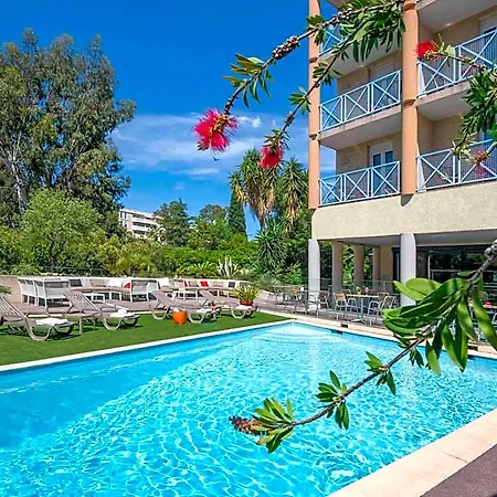 Ibis Centre 3*
