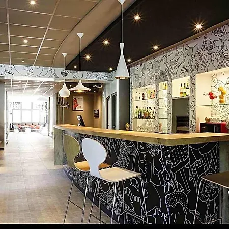 Ibis Centre