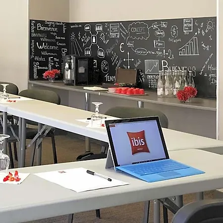 Ibis Centre 3*