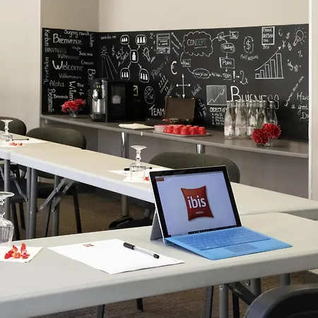 Hotel Ibis Centre 3*