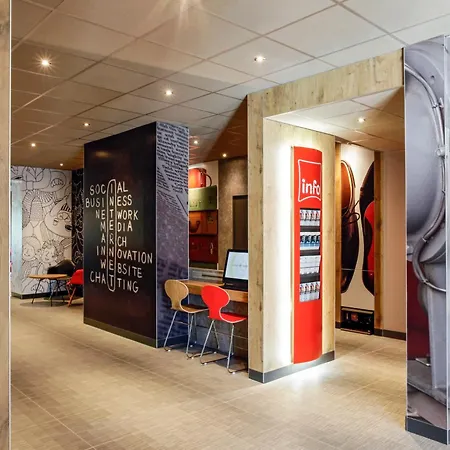 Ibis Centre Hotell 3*