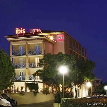 מלון Ibis Centre 3*