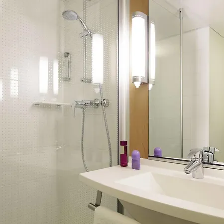 Ibis Centre 3*