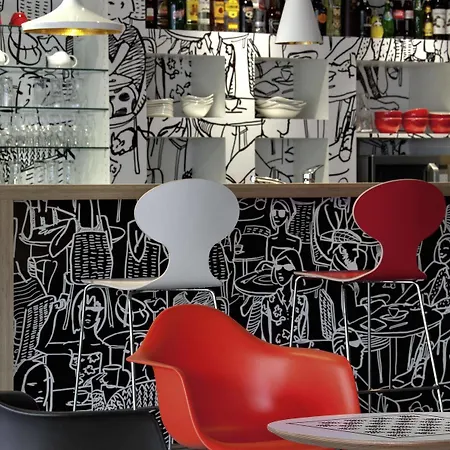 Ibis Centre Hotel 3*