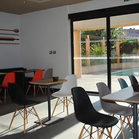 Ibis Centre 3*