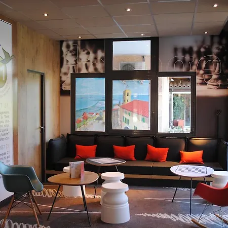 Ibis Centre Hotell 3*