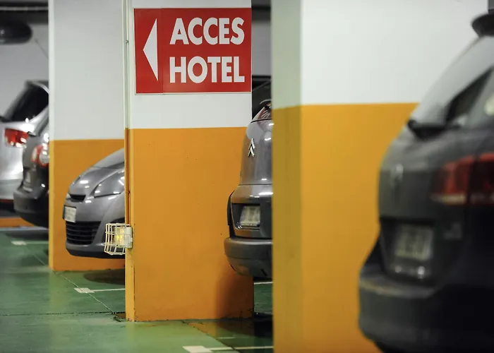 Ibis Centre 3* הייר