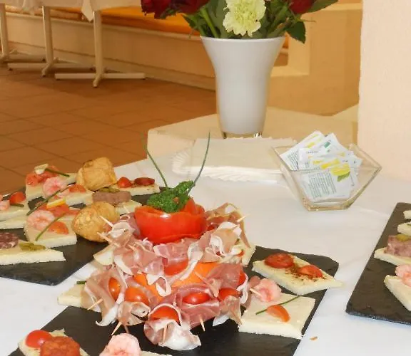 מלון Ibis Centre 3*